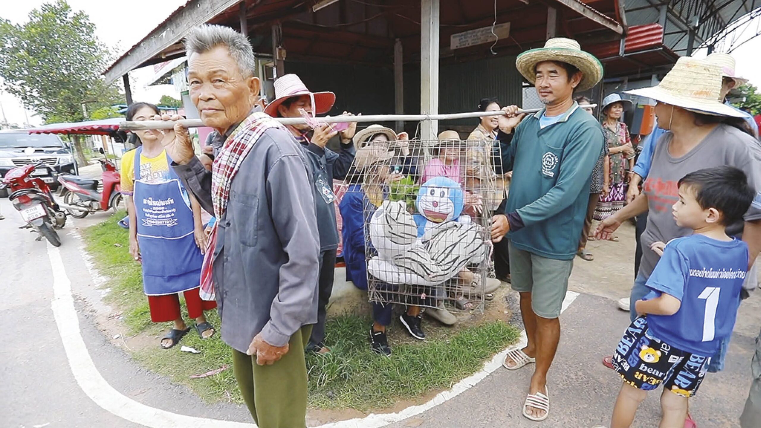 ปักหมุดศิลปวัฒนธรรม – ขอนแก่นแห่นางแมว ตุ๊กตาโดราเอมอน