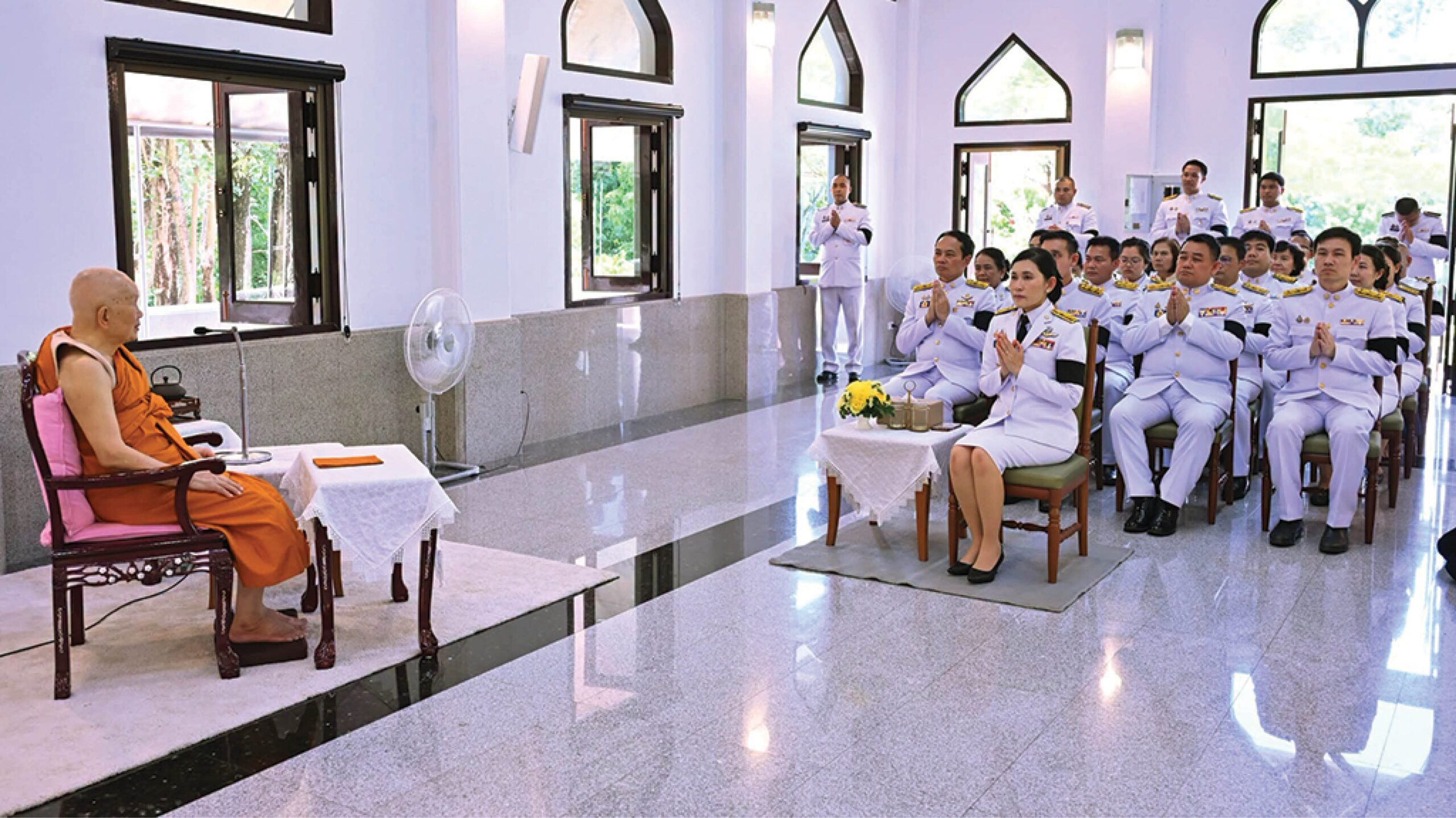 สดหน้าพระ – ผวจ.นครปฐมเชิญผ้าไตรพระราชทาน ถวาย‘สมเด็จพระพุทธโฆษาจารย์’